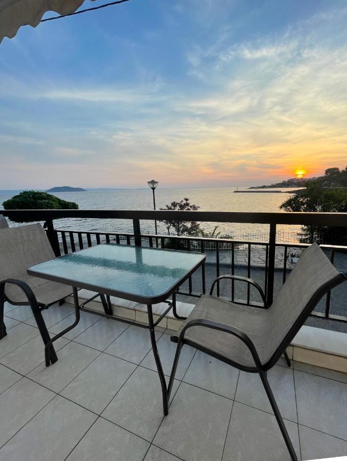 Magda Rooms "Sea View" Neos Marmaras Bilik gambar